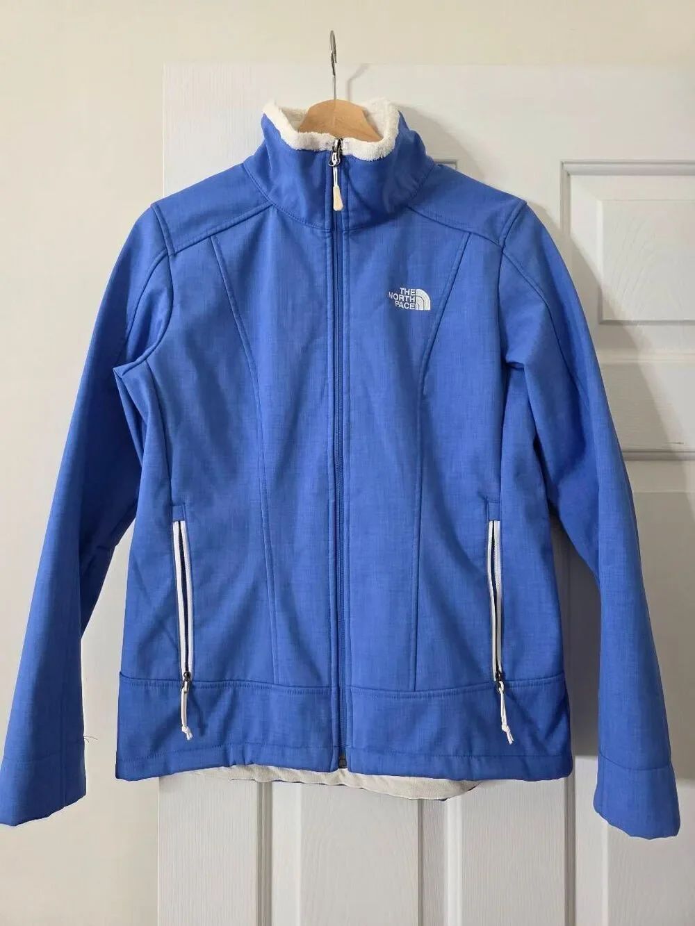 The North Face Women's Apex Chromium Thermal Jacket in blue S
